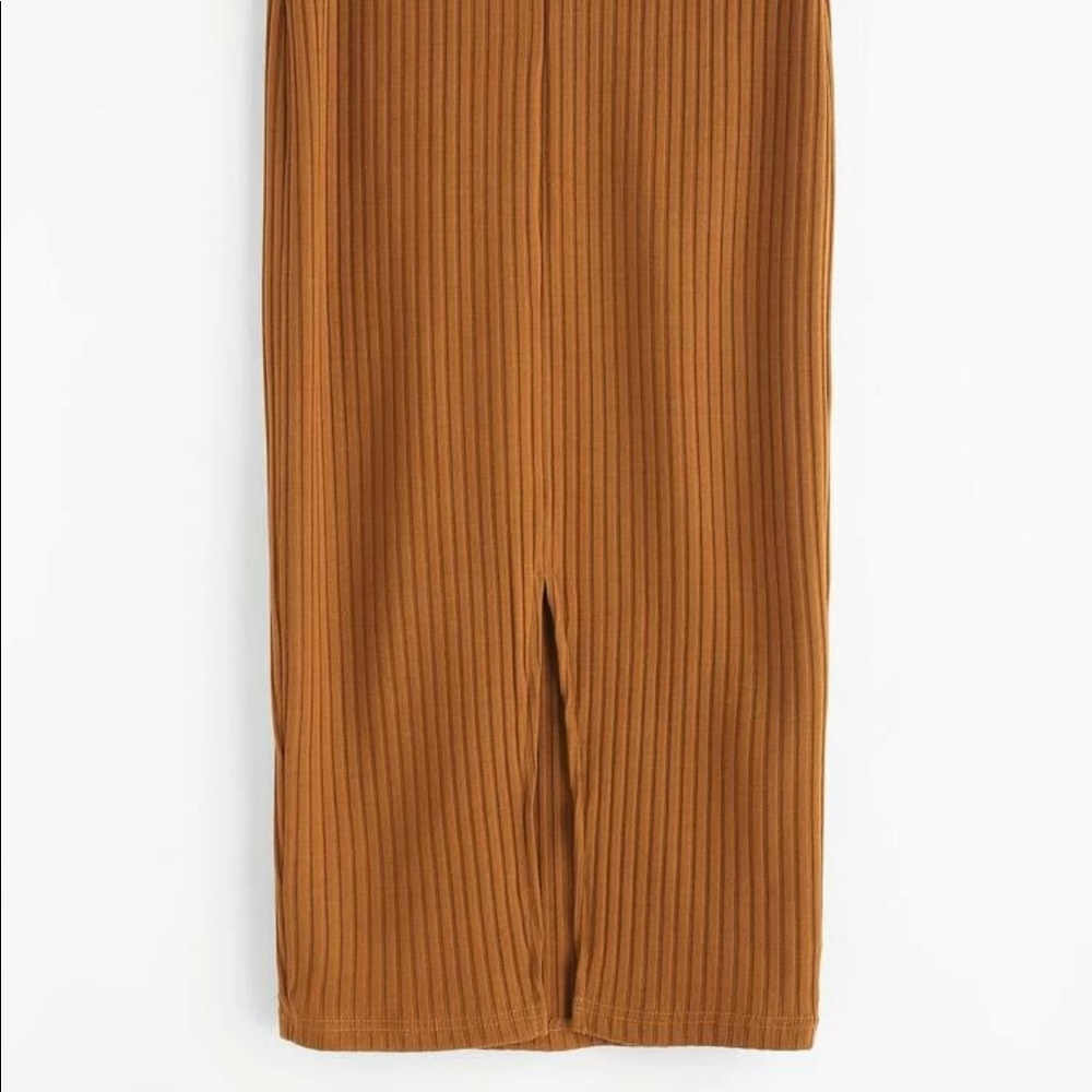 Brown Vented Back Rib Knit Skirt - Picture 2 of 4